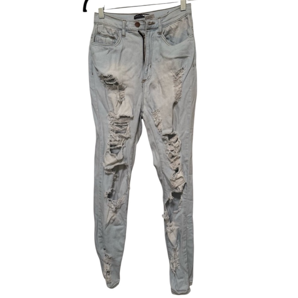 Size 9 women’s ripped distressed skinny jeans